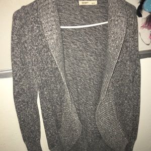 Gray cover sweater.
